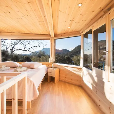 Romantic Tree House בית נופש *