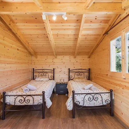 Romantic Tree House בית נופש *