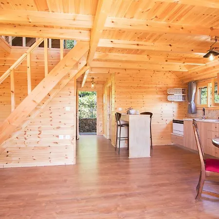 בית נופש Romantic Tree House Kato Pavliana
