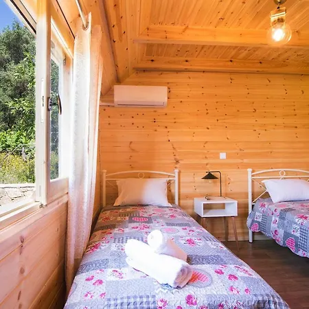 Romantic Tree House בית נופש