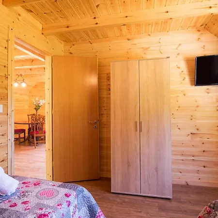 Romantic Tree House בית נופש *