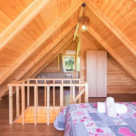 בית נופש Romantic Tree House