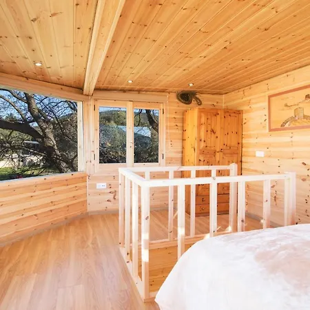 Romantic Tree House Semesterbostad *