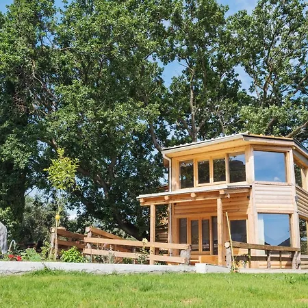 Сasa de vacaciones Romantic Tree House