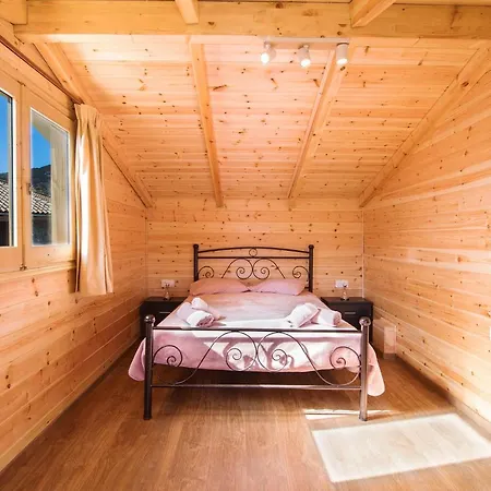 Romantic Tree House Kato Pavliana