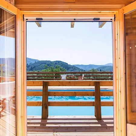 Romantic Tree House Kato Pavliana