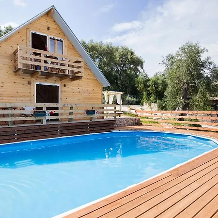 Сasa de vacaciones Romantic Tree House