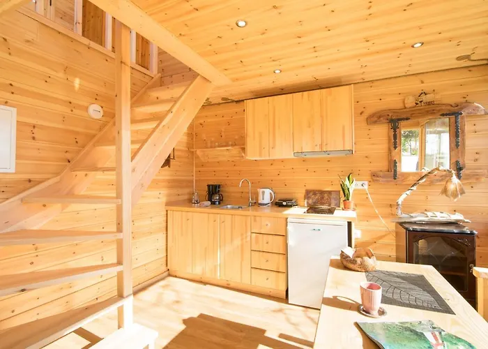 Case de vacanță Romantic Tree House