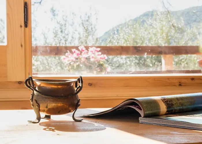 Romantic Tree House *