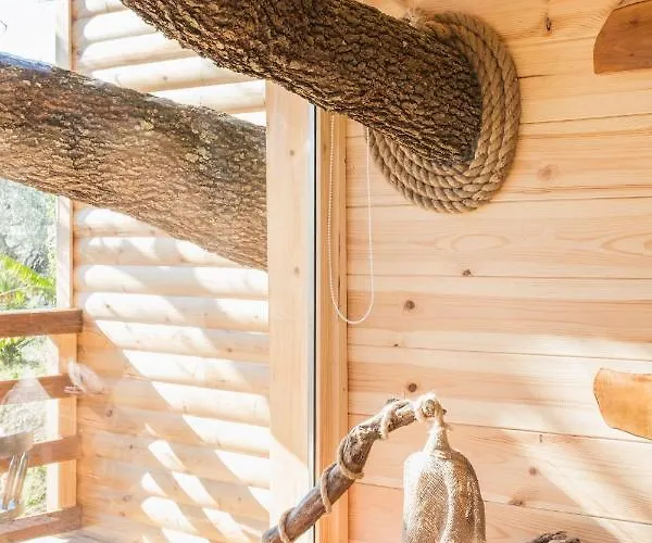 Case de vacanță Romantic Tree House *