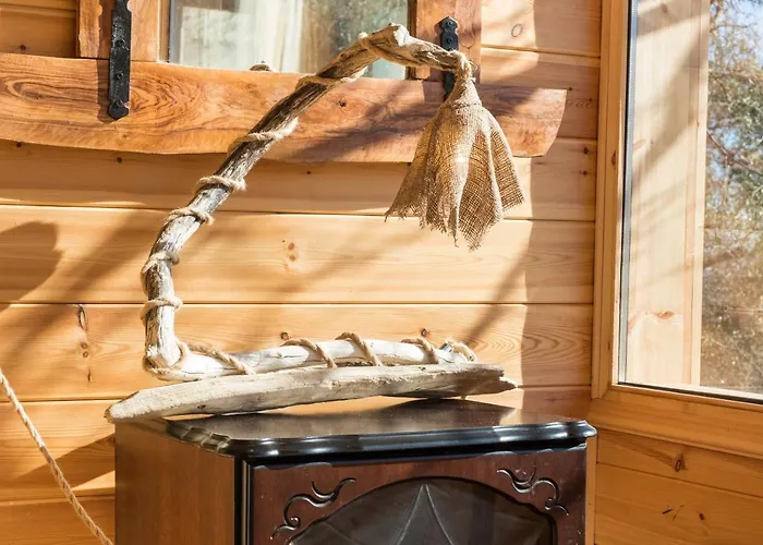 Romantic Tree House Case de vacanță