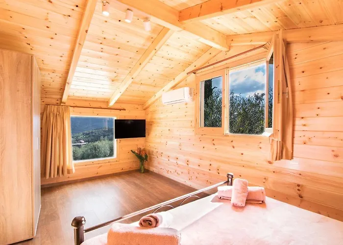 Romantic Tree House Case de vacanță *