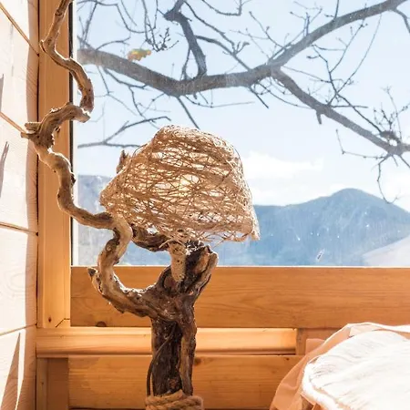 Romantic Tree House *