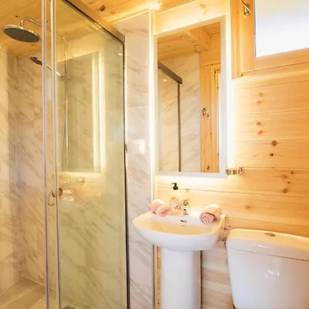 Romantic Tree House بيت للعطل