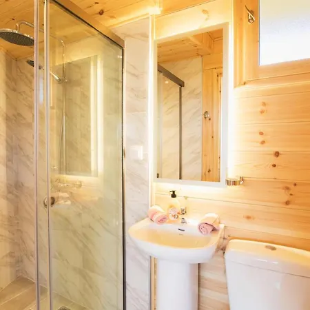 بيت للعطل Romantic Tree House