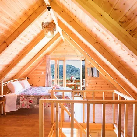 Romantic Tree House Dom wakacyjny